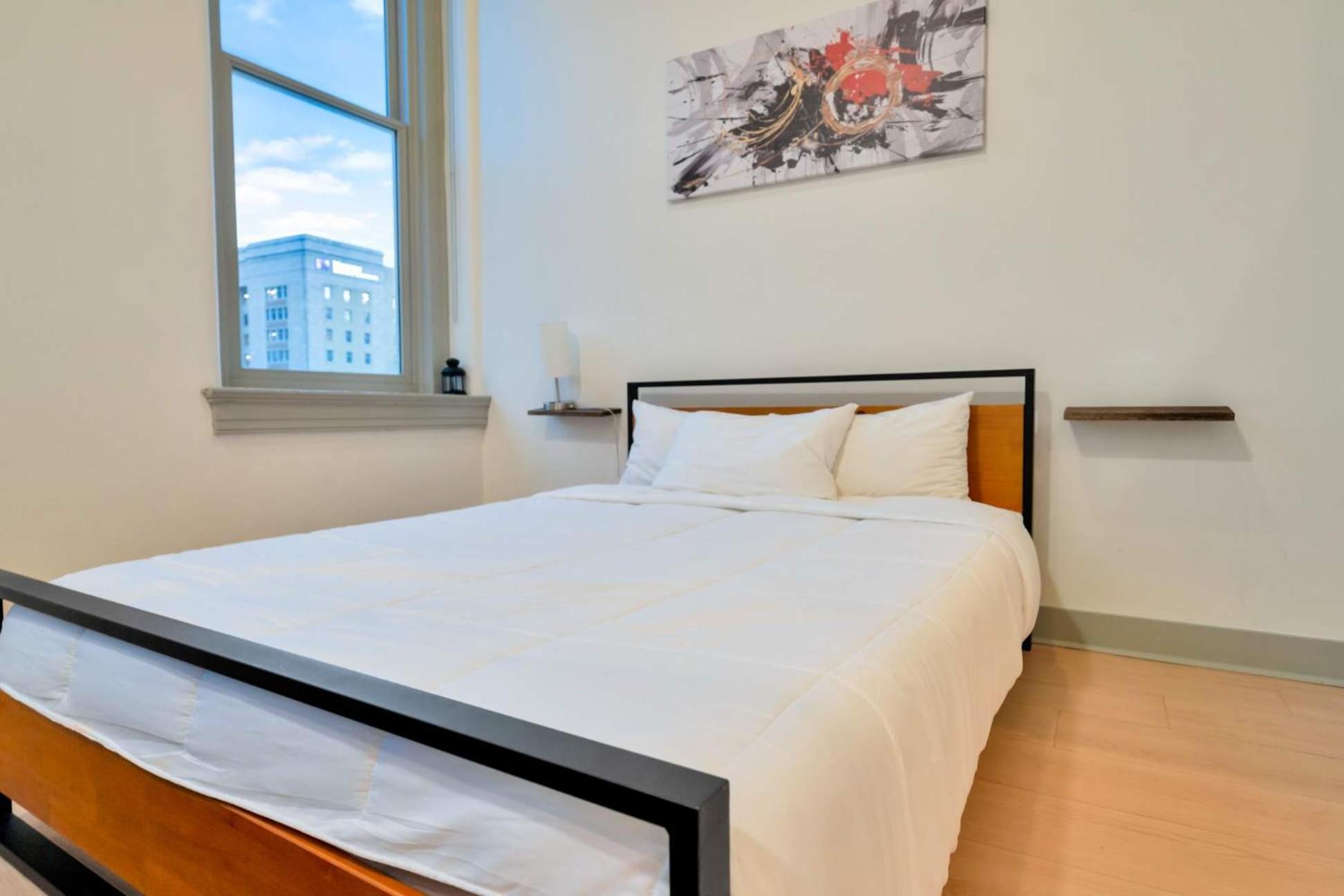 Bright And Modern In # 306 Louisville