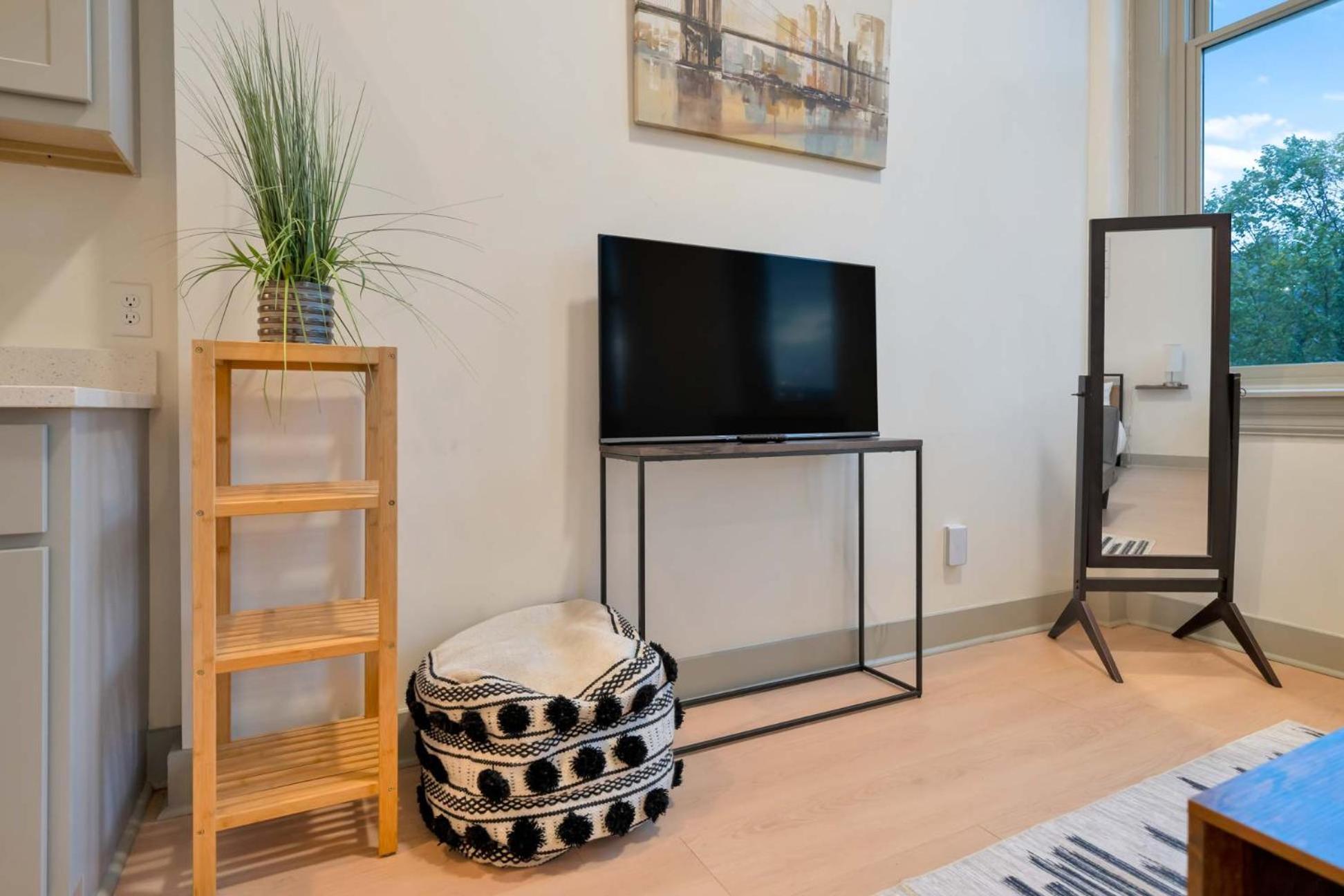 Bright And Modern In # 306 Apartment Louisville