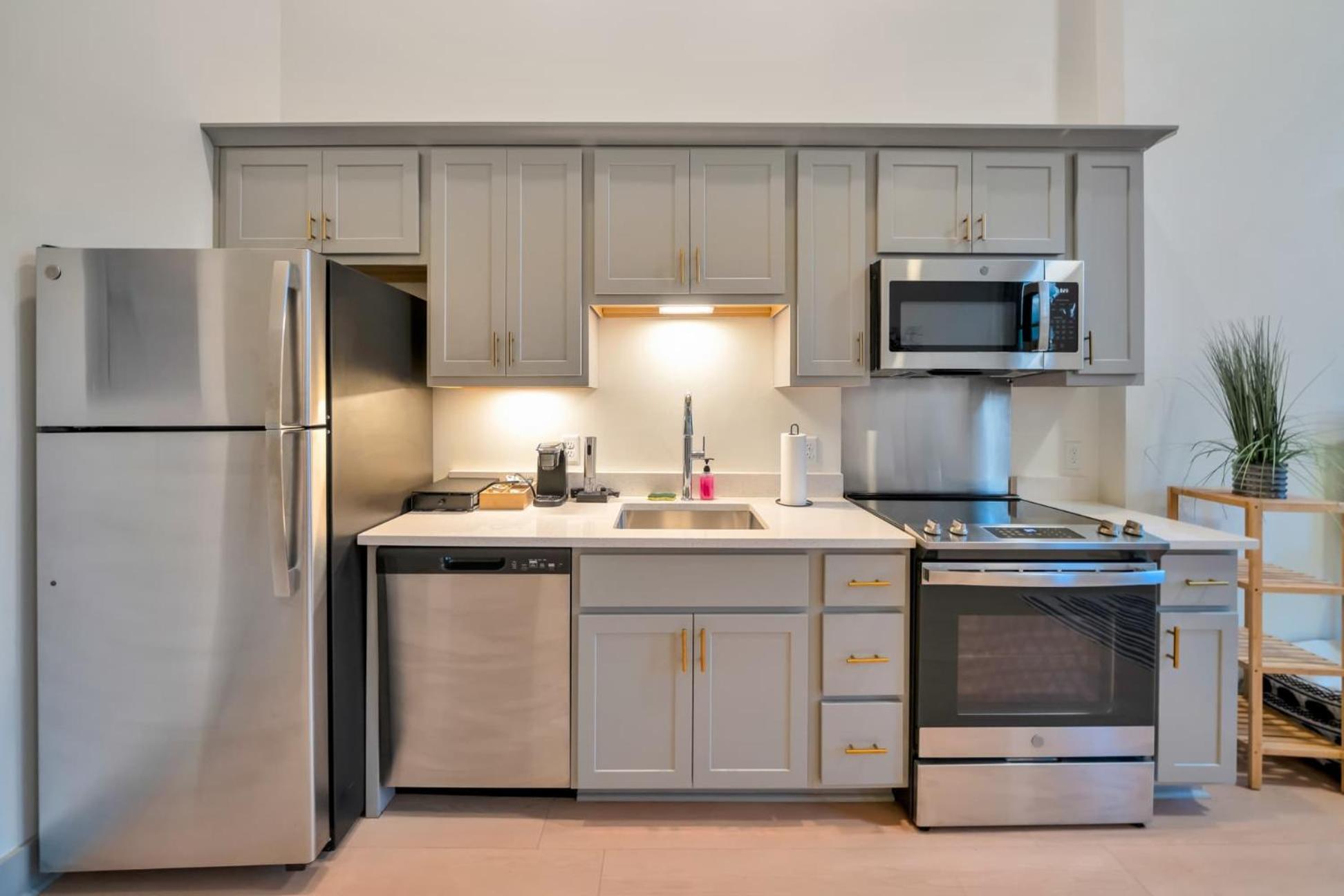 Bright And Modern In # 306
